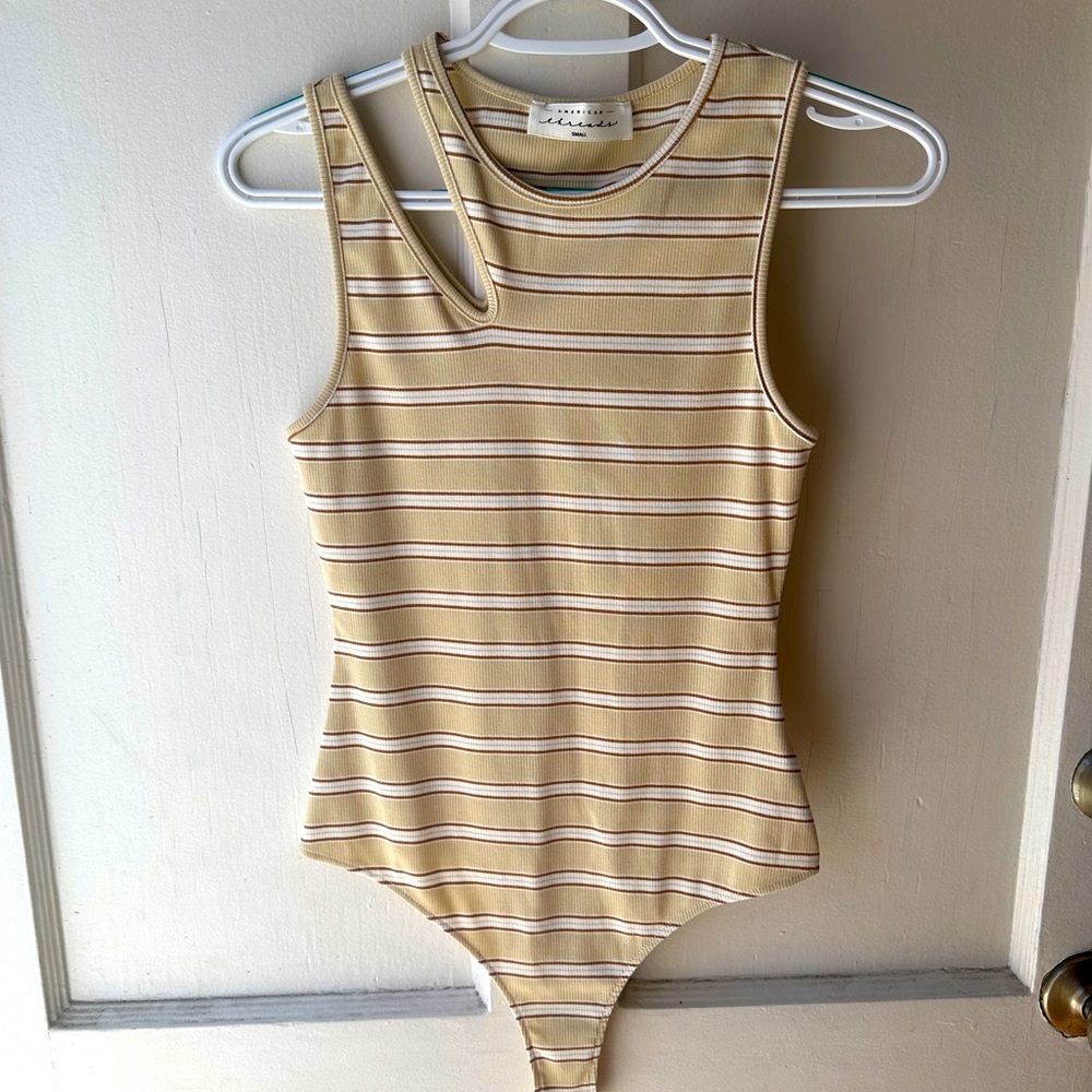 🤎 STRIPED  CUTOUT BODYSUIT